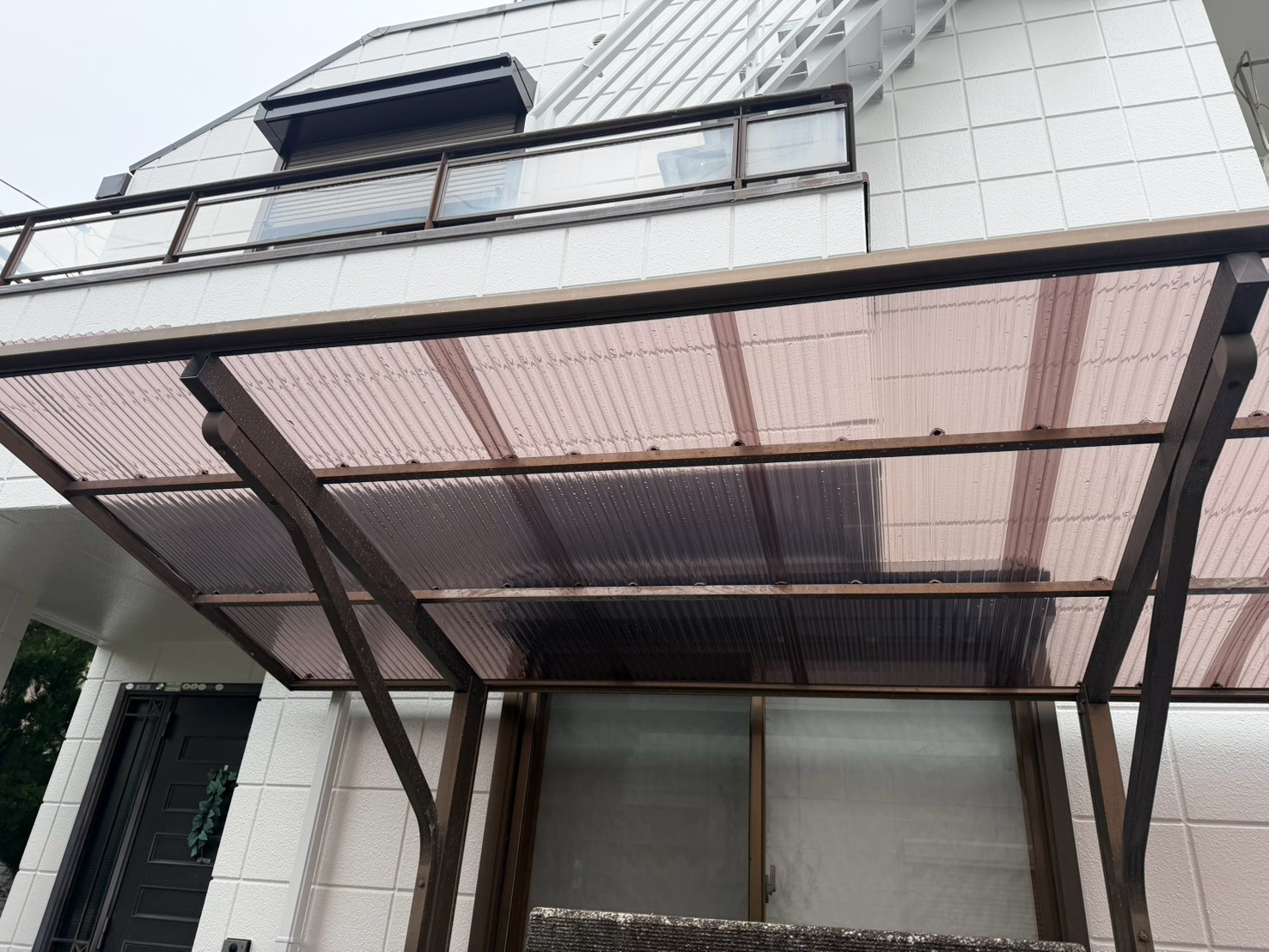 葛飾区にて古くなった波板の交換工事